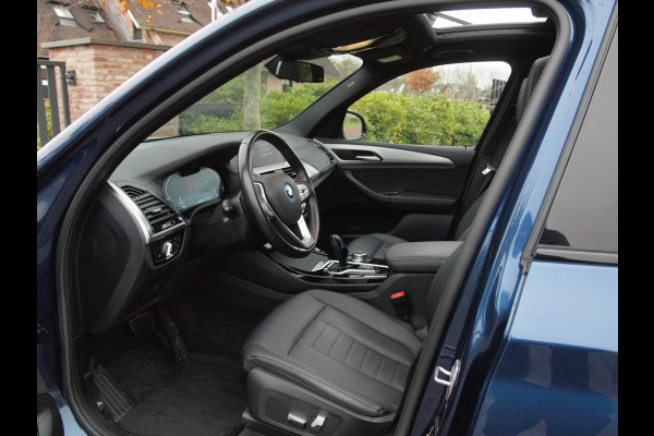 BMW iX3 Executive 80 kWh | Panoramadak | Sfeerverlichting | Camera | Apple Carplay | NL-Auto |