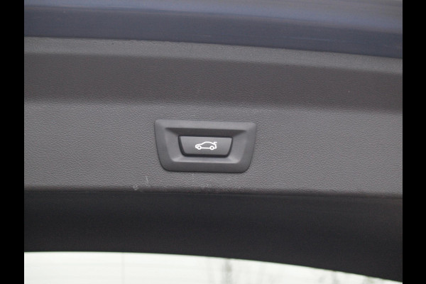 BMW iX3 Executive 80 kWh | Panoramadak | Sfeerverlichting | Camera | Apple Carplay | NL-Auto |