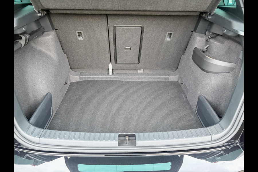 Škoda Karoq 1.5 TSI ACT Sportline Business | Camera | 19'' | Adapt. Cr. | Elk. A-klep | Keyless | Stoel & Stuur verw. | Prijs Rijklaar!!