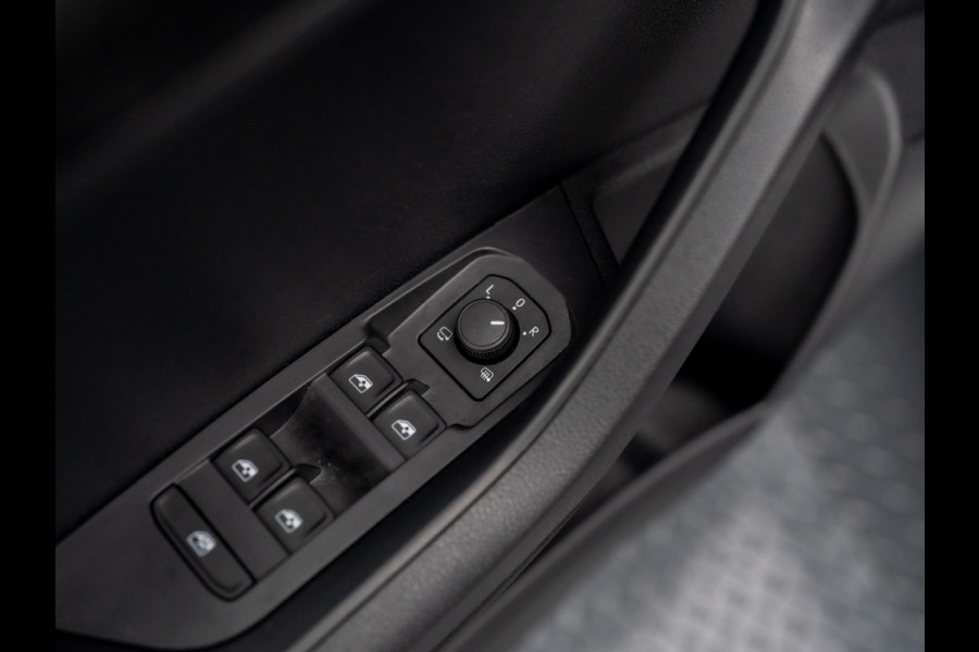 Škoda Karoq 1.5 TSI ACT Sportline Business | Camera | 19'' | Adapt. Cr. | Elk. A-klep | Keyless | Stoel & Stuur verw. | Prijs Rijklaar!!