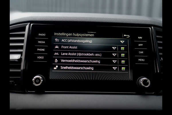 Škoda Karoq 1.5 TSI ACT Sportline Business | Camera | 19'' | Adapt. Cr. | Elk. A-klep | Keyless | Stoel & Stuur verw. | Prijs Rijklaar!!