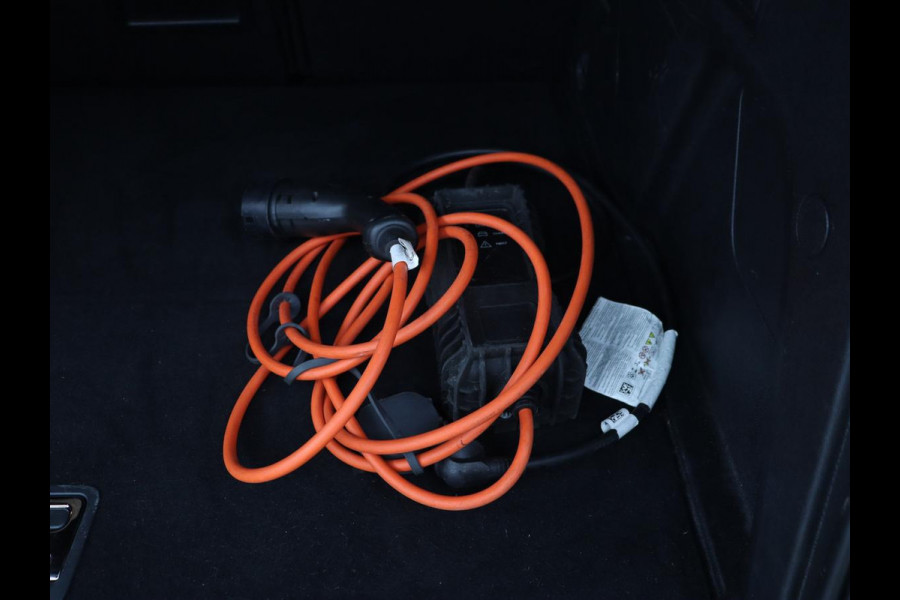 Peugeot 3008 1.6 HYbrid 225 Allure | Camera | Carplay | Half leder | Navigatie | Full LED | Parkeerhulp | Climate control | Cruise control | PHEV | Plug In