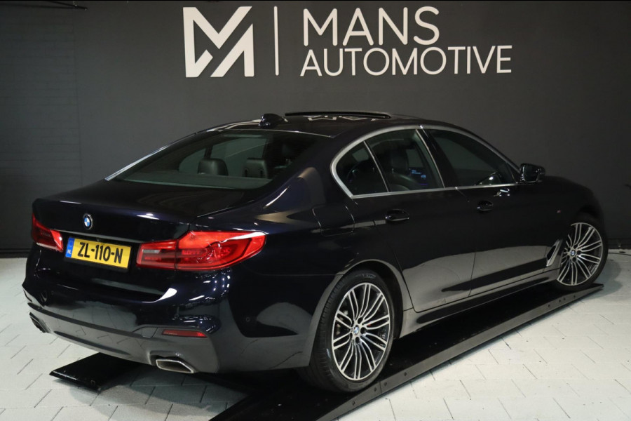 BMW 5 Serie 520i M Sport / PANO / 2X MEMORY / NAP / CAMERA / DEALER SERVICE!