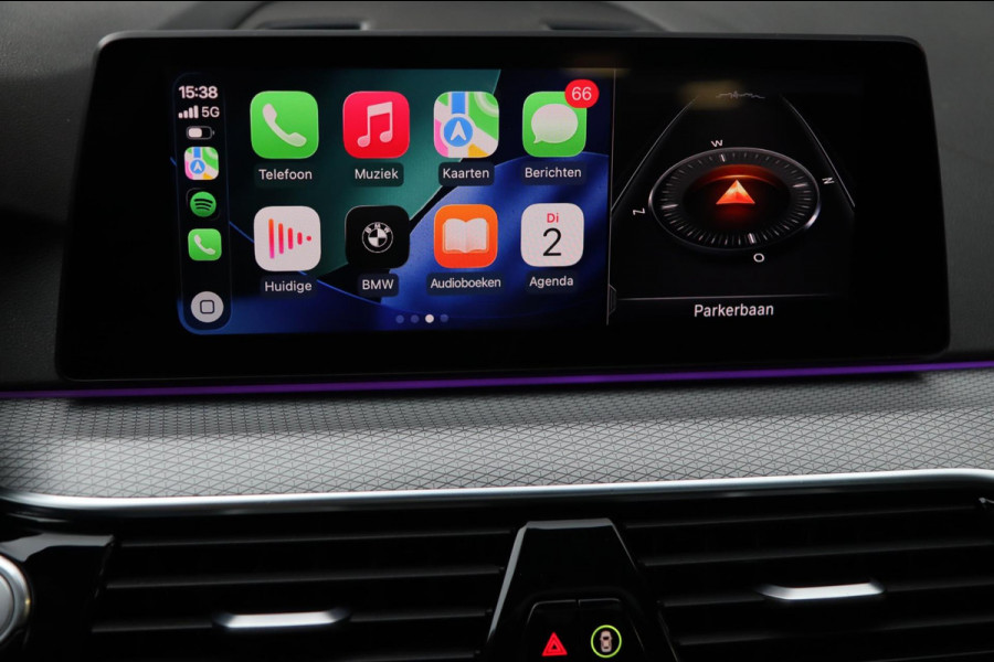 BMW 5 Serie 520i M Sport / PANO / 2X MEMORY / NAP / CAMERA / DEALER SERVICE!