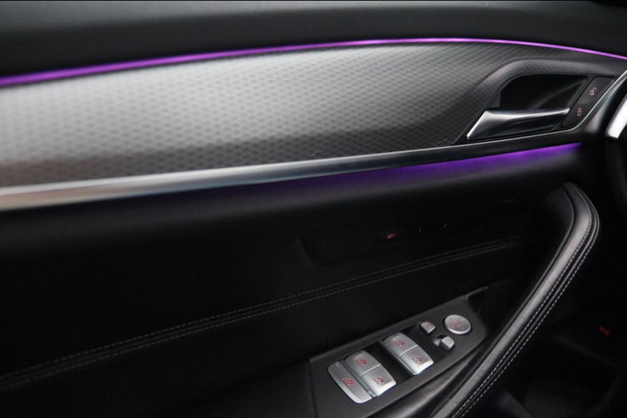 BMW 5 Serie 520i M Sport / PANO / 2X MEMORY / NAP / CAMERA / DEALER SERVICE!