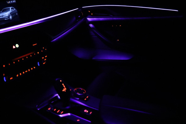 BMW 5 Serie 520i M Sport / PANO / 2X MEMORY / NAP / CAMERA / DEALER SERVICE!