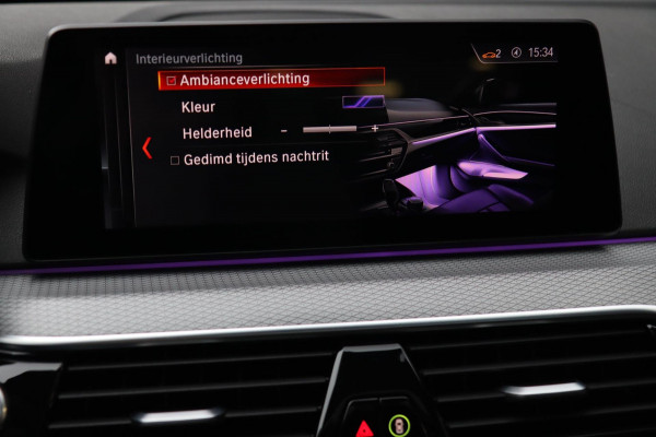 BMW 5 Serie 520i M Sport / PANO / 2X MEMORY / NAP / CAMERA / DEALER SERVICE!