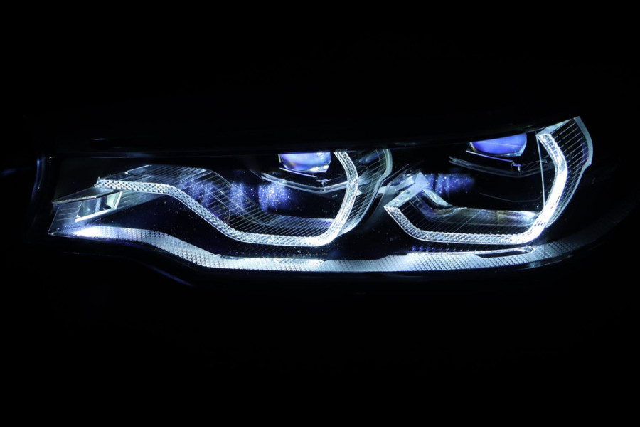 BMW 5 Serie 520i M Sport / PANO / 2X MEMORY / NAP / CAMERA / DEALER SERVICE!