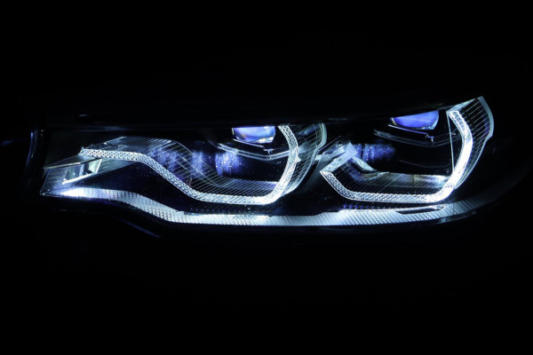 BMW 5 Serie 520i M Sport / PANO / 2X MEMORY / NAP / CAMERA / DEALER SERVICE!