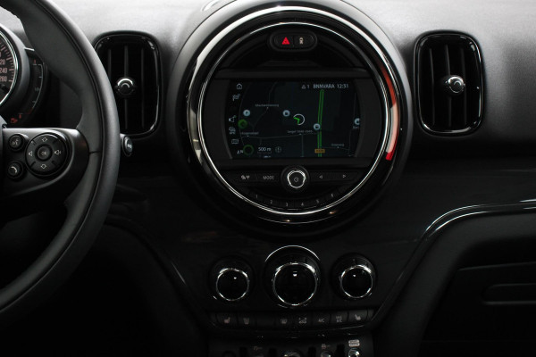 MINI Countryman 1.5 Automaat Cooper Chili | Navigatie | Climate control | Cruise control | Lichtmetalen velgen | Parkeer Sensoren