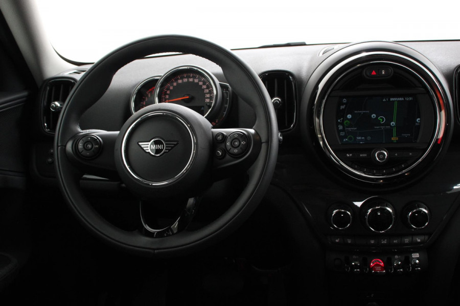 MINI Countryman 1.5 Automaat Cooper Chili | Navigatie | Climate control | Cruise control | Lichtmetalen velgen | Parkeer Sensoren