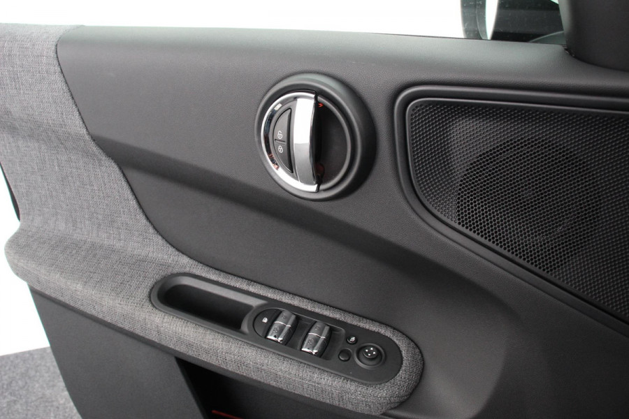 MINI Countryman 1.5 Automaat Cooper Chili | Navigatie | Climate control | Cruise control | Lichtmetalen velgen | Parkeer Sensoren