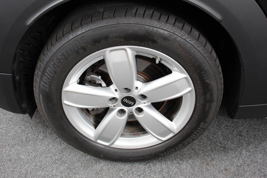 MINI Countryman 1.5 Automaat Cooper Chili | Navigatie | Climate control | Cruise control | Lichtmetalen velgen | Parkeer Sensoren