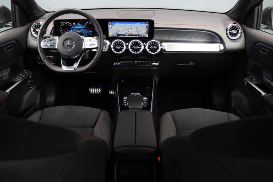 Mercedes-Benz EQB 350 4MATIC AMG Line 67 kWh | Widescreen | Dodehoekassistent | Augmented Reality | Camera | Sfeerverlichting | Zitcomfortpakket | High Perf. LED |