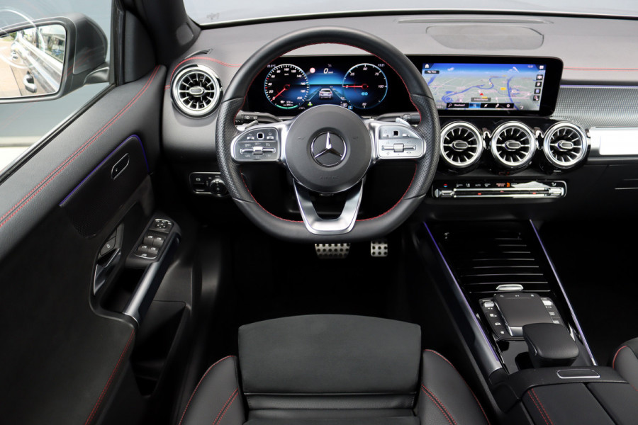 Mercedes-Benz EQB 350 4MATIC AMG Line 67 kWh | Widescreen | Dodehoekassistent | Augmented Reality | Camera | Sfeerverlichting | Zitcomfortpakket | High Perf. LED |
