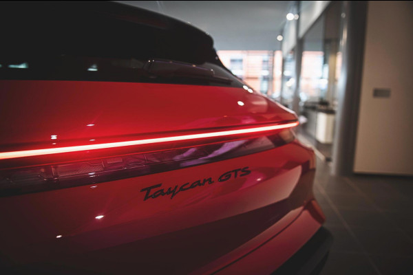 Porsche Taycan Cross Turismo 4 GTS Pakket | Garantie 01-2028 | 1e Eigenaar | Vossen | BOSE