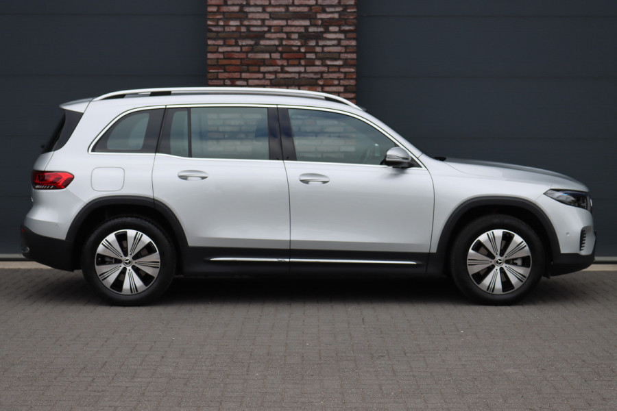 Mercedes-Benz EQB 300 4MATIC Luxury Line 67 kWh | Dodehoekassistent | Camera | Vario-achterbank | Apple Carplay/Android Auto | High Perf. LED | Zitcomfortpakket | Stoelverwarming |