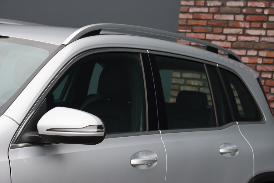 Mercedes-Benz EQB 300 4MATIC Luxury Line 67 kWh | Dodehoekassistent | Camera | Vario-achterbank | Apple Carplay/Android Auto | High Perf. LED | Zitcomfortpakket | Stoelverwarming |