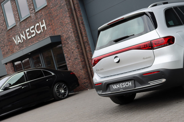Mercedes-Benz EQB 300 4MATIC Luxury Line 67 kWh | Dodehoekassistent | Camera | Vario-achterbank | Apple Carplay/Android Auto | High Perf. LED | Zitcomfortpakket | Stoelverwarming |