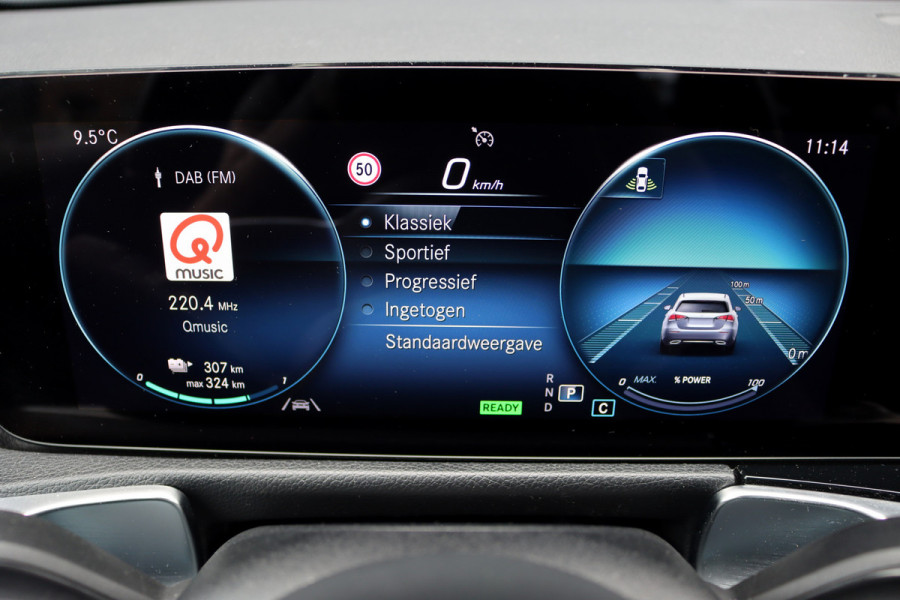 Mercedes-Benz EQB 300 4MATIC Luxury Line 67 kWh | Dodehoekassistent | Camera | Vario-achterbank | Apple Carplay/Android Auto | High Perf. LED | Zitcomfortpakket | Stoelverwarming |