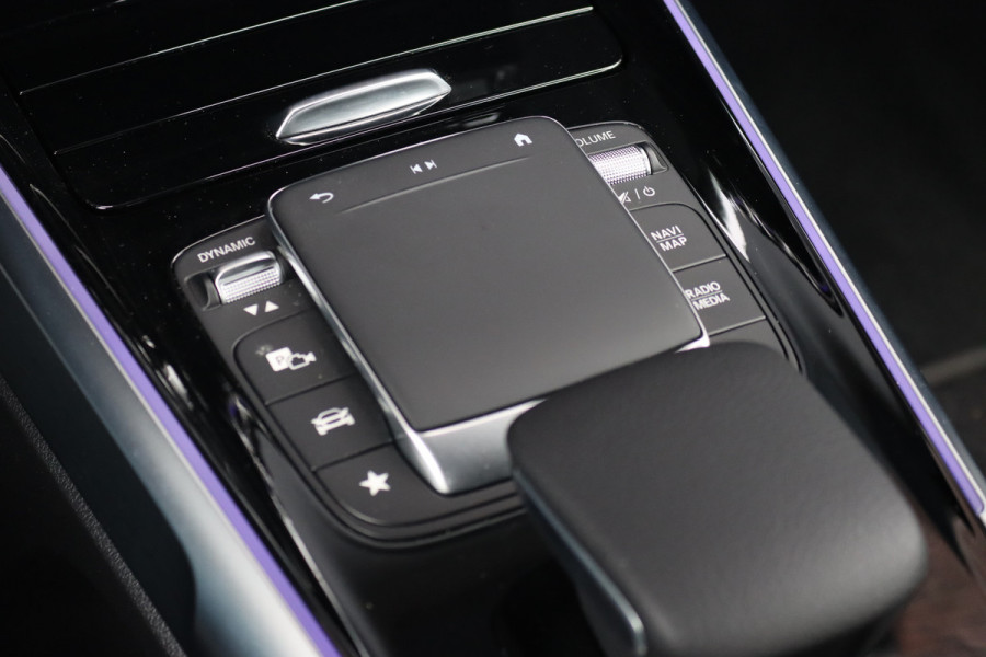 Mercedes-Benz EQB 300 4MATIC Luxury Line 67 kWh | Dodehoekassistent | Camera | Vario-achterbank | Apple Carplay/Android Auto | High Perf. LED | Zitcomfortpakket | Stoelverwarming |