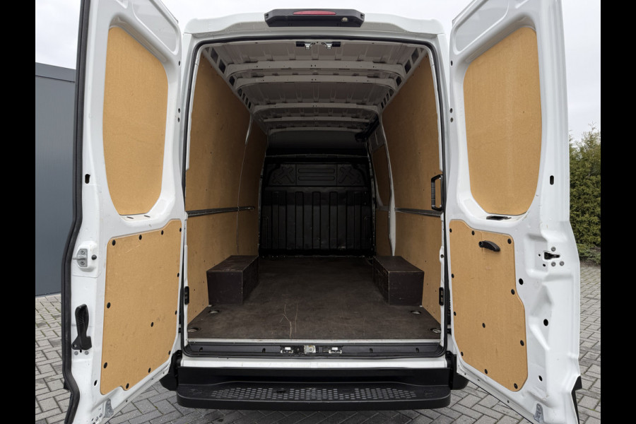 Iveco Daily 35S16 157 PK / L2H2 / AIRCO / CRUISE / 3-ZITS / 3.5 TON TREKKEN / CAMERA
