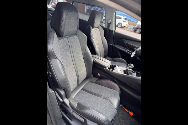 Peugeot 5008 1.2 PureTech Blue Lease Premium 7 Pers. uitvoering I Navigatie / Apple CarPlay I Airco I LED I PDC I Nwe APK 09-2027