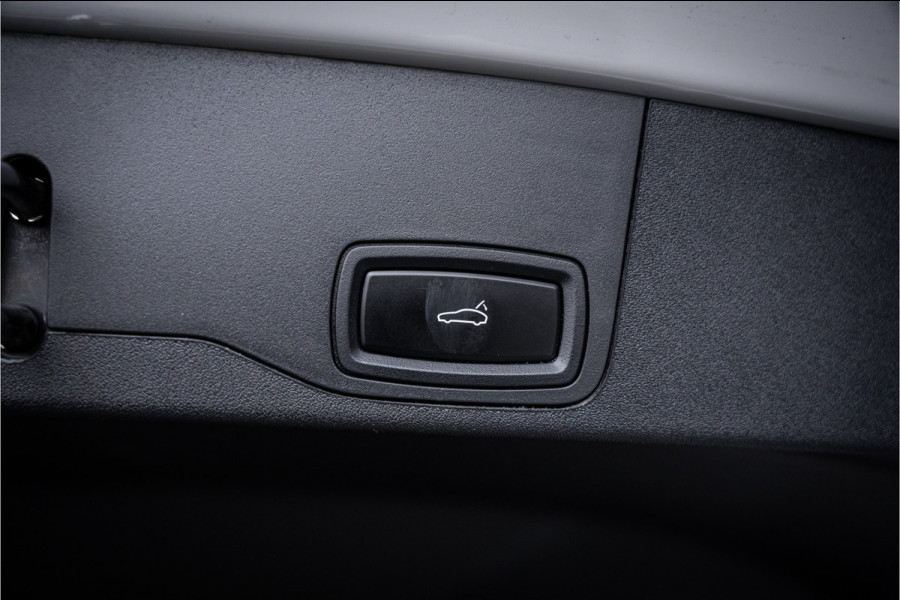 Porsche Taycan Cross Turismo 4 93 kWh - 1e eig | Origineel NL | Sport Chrono + | Panorama | Memory