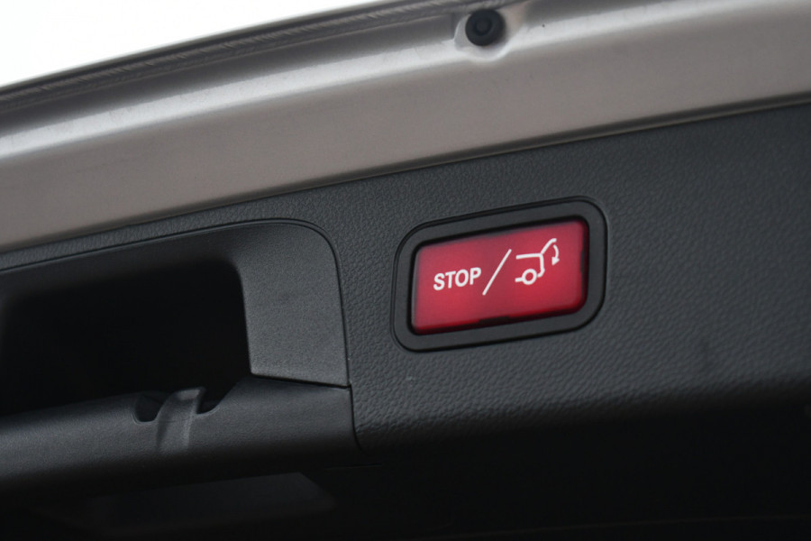 Mercedes-Benz GLC 200 4matic AMG line Trekhaak Night 20inch