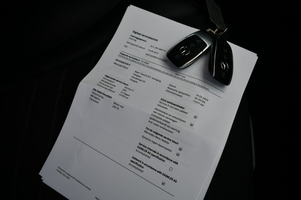 Mercedes-Benz GLC 200 4matic AMG line Trekhaak Night 20inch