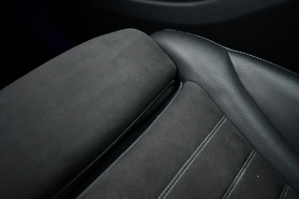 Mercedes-Benz GLC 200 4matic AMG line Trekhaak Night 20inch