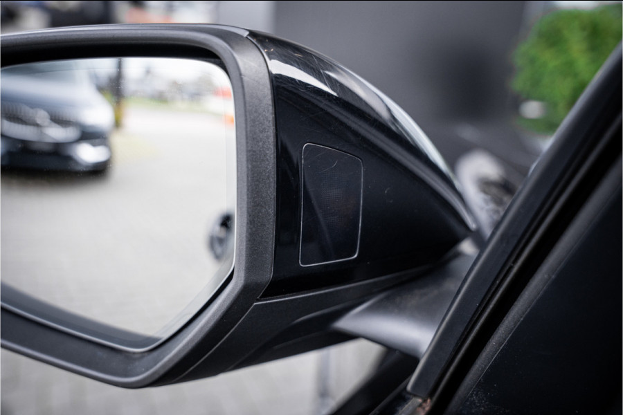 Audi Q8 60 TFSI e quattro Competition - Panorama | RS Seats | Luchtvering | Elek. Trekhaak | 360 Camera