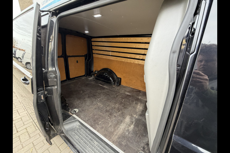 Volkswagen Transporter 2.0 TDI 150PK Euro 6 L1H1 28 CarPlay/cruise control/navigatie systeem