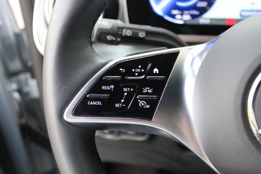 Mercedes-Benz Eqv 300 L2 / AMG / New Model / bj2025 / 7-Persoons / Panorama / Led / Electr Stoelen / Vol Opties / NIEUW!!