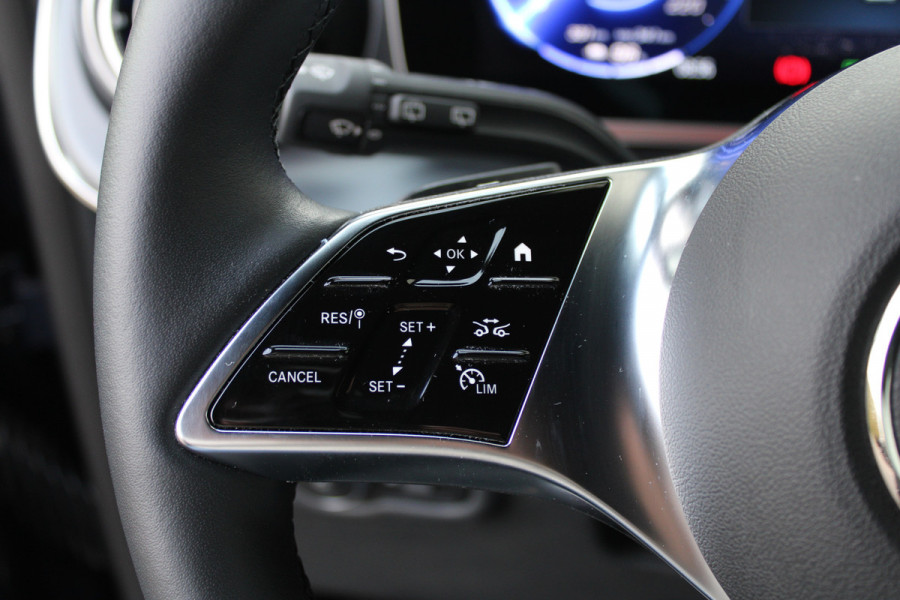 Mercedes-Benz Eqv 300 L2 / AMG / New Model / 7-Persoons / Luchtvering / Led / Electr Stoelen / Vol Opties / NIEUW!!