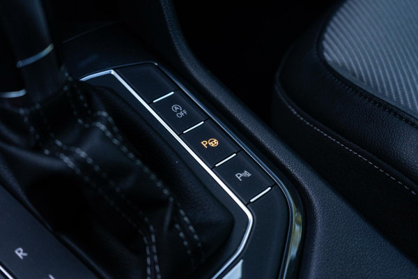 Volkswagen Tiguan 2.0 TSI 4Motion R-Line Pano / Camera / Trekhaak