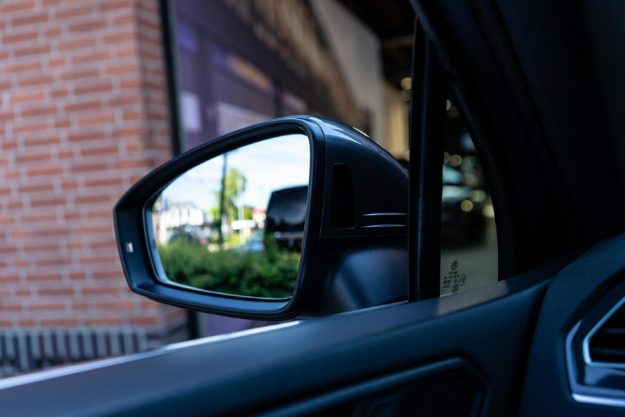 Volkswagen Tiguan 2.0 TSI 4Motion R-Line Pano / Camera / Trekhaak