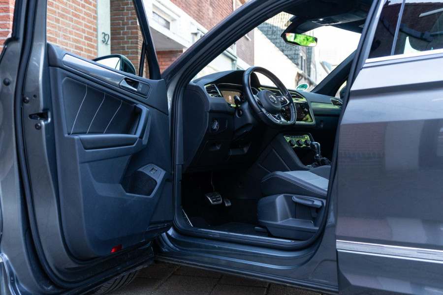 Volkswagen Tiguan 2.0 TSI 4Motion R-Line Pano / Camera / Trekhaak