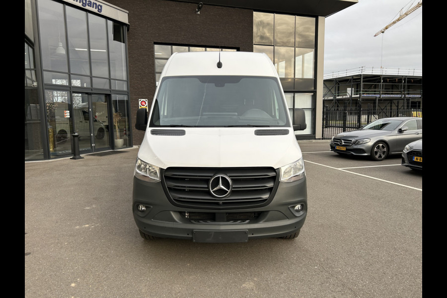 Mercedes-Benz Sprinter 317 CDI L2 H2 MBUX / 360 Camera / Navigatie / Parkeersensoren / Cruise control / Airco / 270 Graden achterdeuren