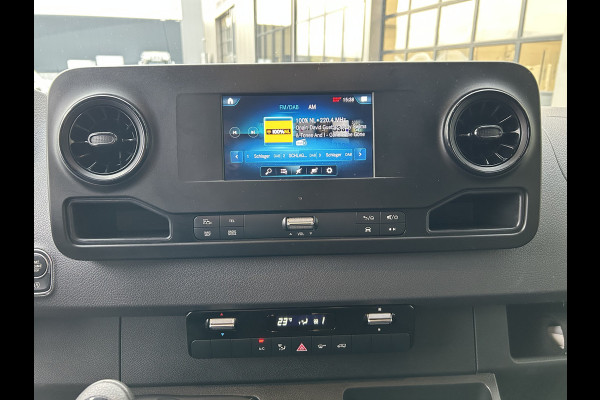 Mercedes-Benz Sprinter 317 CDI L2 H2 MBUX / 360 Camera / Navigatie / Parkeersensoren / Cruise control / Airco / 270 Graden achterdeuren