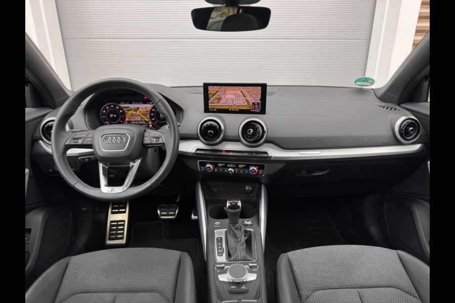 Audi Q2 35 TFSI 3x S-Line Pano/Virtual/Keyless/Camera