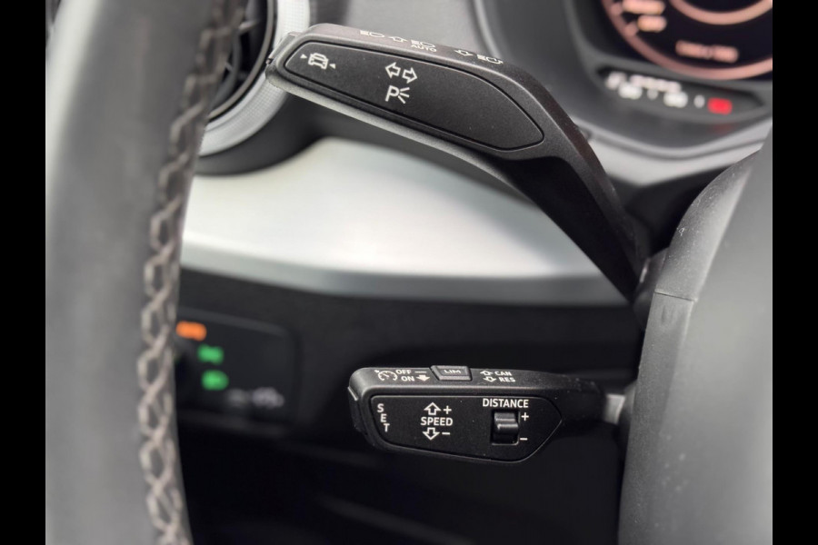 Audi Q2 35 TFSI 3x S-Line Pano/Virtual/Keyless/Camera