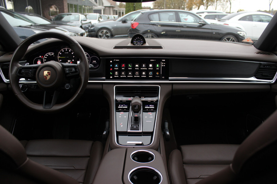 Porsche Panamera Sport Turismo 2.9 4 E-Hybrid Platinum Edition / Panoramadak / 360Camera / Head-up / Luchtvering / Matrix LED / Softclose / Bose / Keyless / 21'' / Sportuitlaat / Sportdesign+Chrono / Stuurverwarming / Stoelverwarming 4x / Stoelmassage /