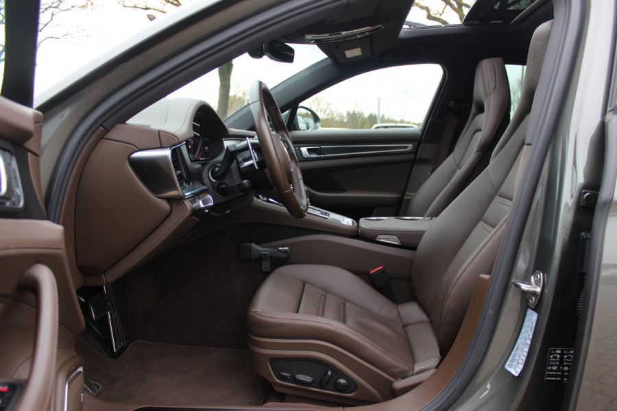 Porsche Panamera Sport Turismo 2.9 4 E-Hybrid Platinum Edition / Panoramadak / 360Camera / Head-up / Luchtvering / Matrix LED / Softclose / Bose / Keyless / 21'' / Sportuitlaat / Sportdesign+Chrono / Stuurverwarming / Stoelverwarming 4x / Stoelmassage /