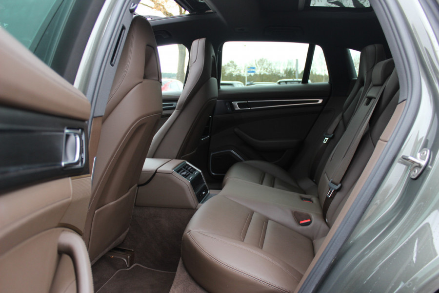 Porsche Panamera Sport Turismo 2.9 4 E-Hybrid Platinum Edition / Panoramadak / 360Camera / Head-up / Luchtvering / Matrix LED / Softclose / Bose / Keyless / 21'' / Sportuitlaat / Sportdesign+Chrono / Stuurverwarming / Stoelverwarming 4x / Stoelmassage /