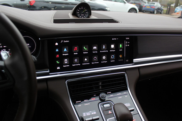 Porsche Panamera Sport Turismo 2.9 4 E-Hybrid Platinum Edition / Panoramadak / 360Camera / Head-up / Luchtvering / Matrix LED / Softclose / Bose / Keyless / 21'' / Sportuitlaat / Sportdesign+Chrono / Stuurverwarming / Stoelverwarming 4x / Stoelmassage /