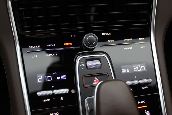 Porsche Panamera Sport Turismo 2.9 4 E-Hybrid Platinum Edition / Panoramadak / 360Camera / Head-up / Luchtvering / Matrix LED / Softclose / Bose / Keyless / 21'' / Sportuitlaat / Sportdesign+Chrono / Stuurverwarming / Stoelverwarming 4x / Stoelmassage /