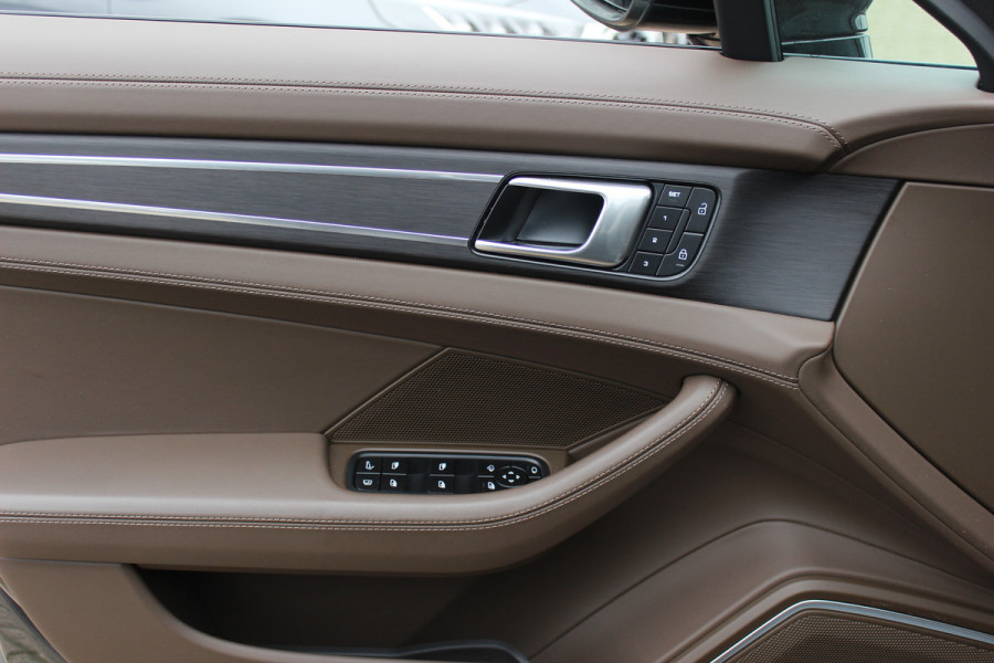 Porsche Panamera Sport Turismo 2.9 4 E-Hybrid Platinum Edition / Panoramadak / 360Camera / Head-up / Luchtvering / Matrix LED / Softclose / Bose / Keyless / 21'' / Sportuitlaat / Sportdesign+Chrono / Stuurverwarming / Stoelverwarming 4x / Stoelmassage /