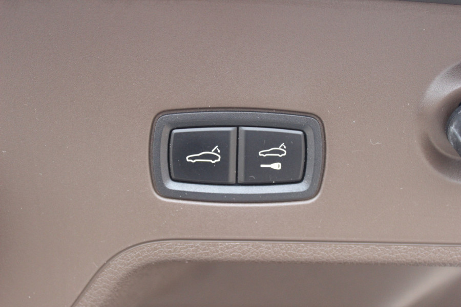 Porsche Panamera Sport Turismo 2.9 4 E-Hybrid Platinum Edition / Panoramadak / 360Camera / Head-up / Luchtvering / Matrix LED / Softclose / Bose / Keyless / 21'' / Sportuitlaat / Sportdesign+Chrono / Stuurverwarming / Stoelverwarming 4x / Stoelmassage /