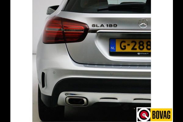 Mercedes-Benz GLA 180 Buss.Sol. AMG Automaat | Trekhaak | Led | Stoelverw. | Navigatie | Climate control | All season banden, Keyless entry/start, Electrische achterklep